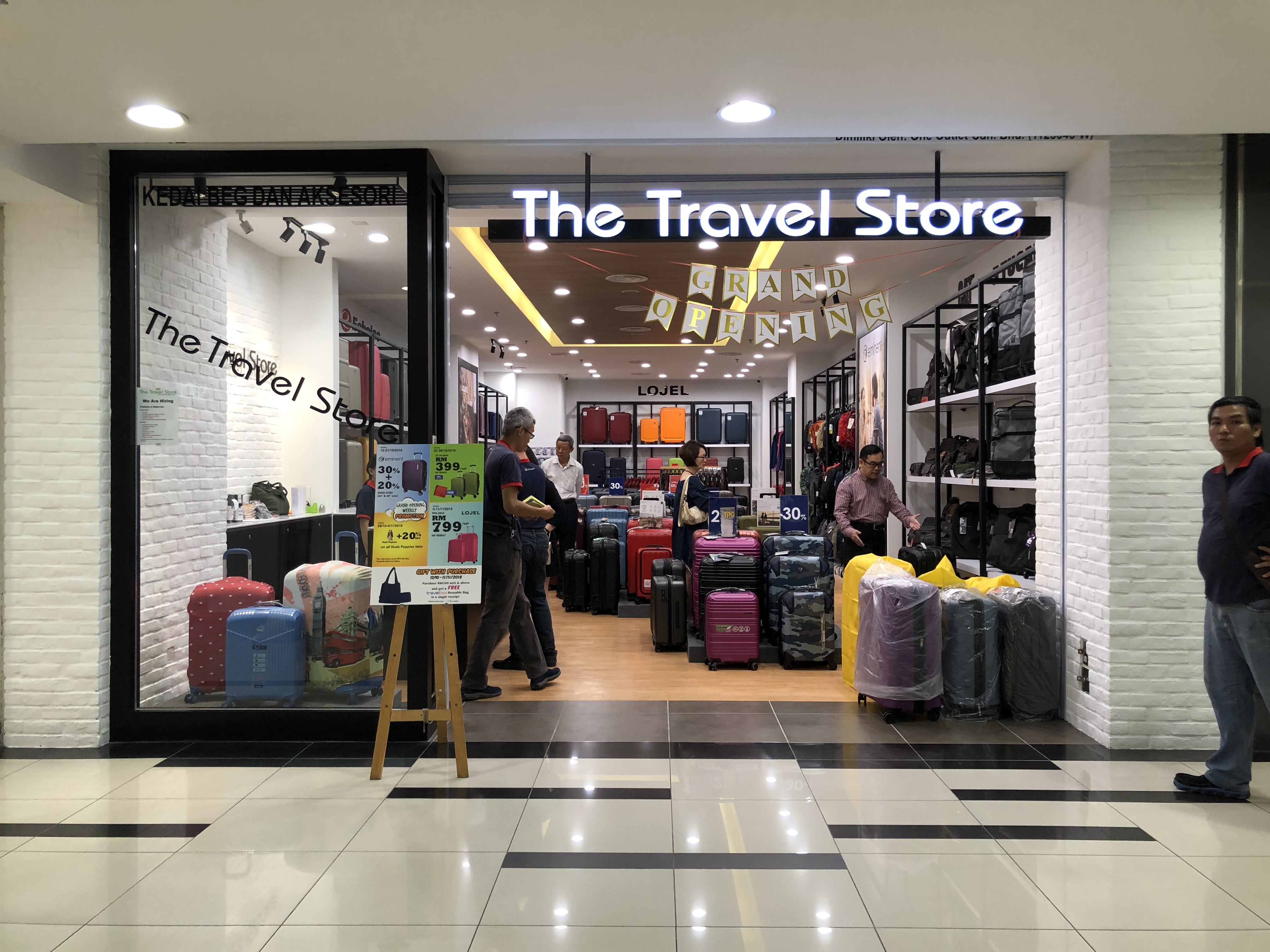 travel specialty stores
